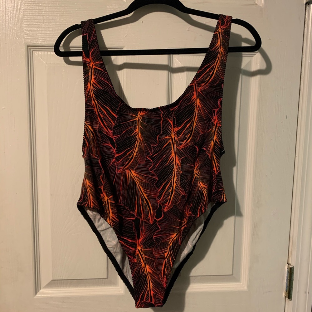 Free People tropical comfy bodysuit🖤